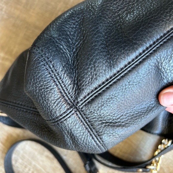 Michael Kors Black Pebbled Genuine Leather Purse Gold Chain Mature Designer EUC - Picture 7 of 16